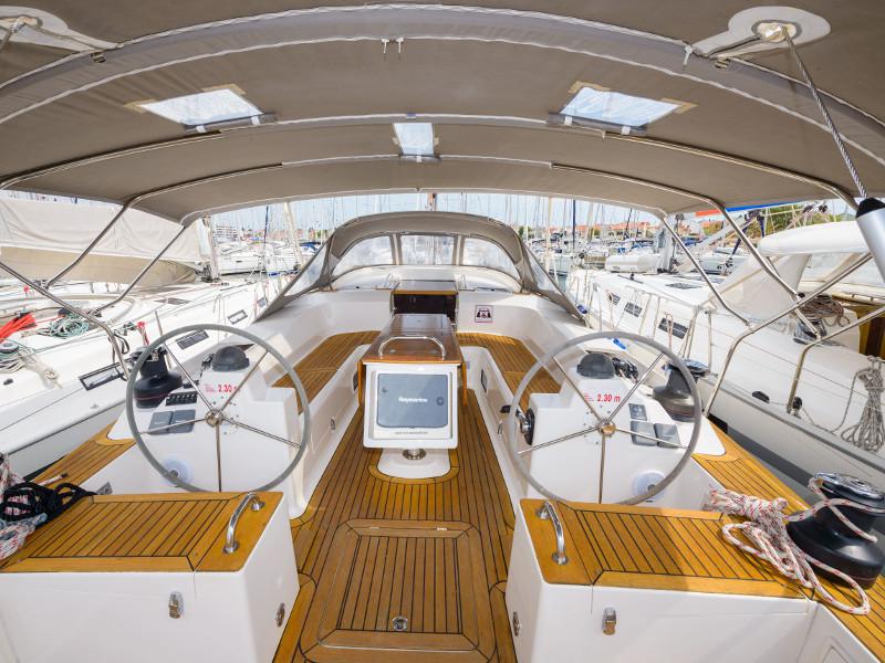 Book yachts online - sailboat - Elan 514 Impression - Maja 07   - rent