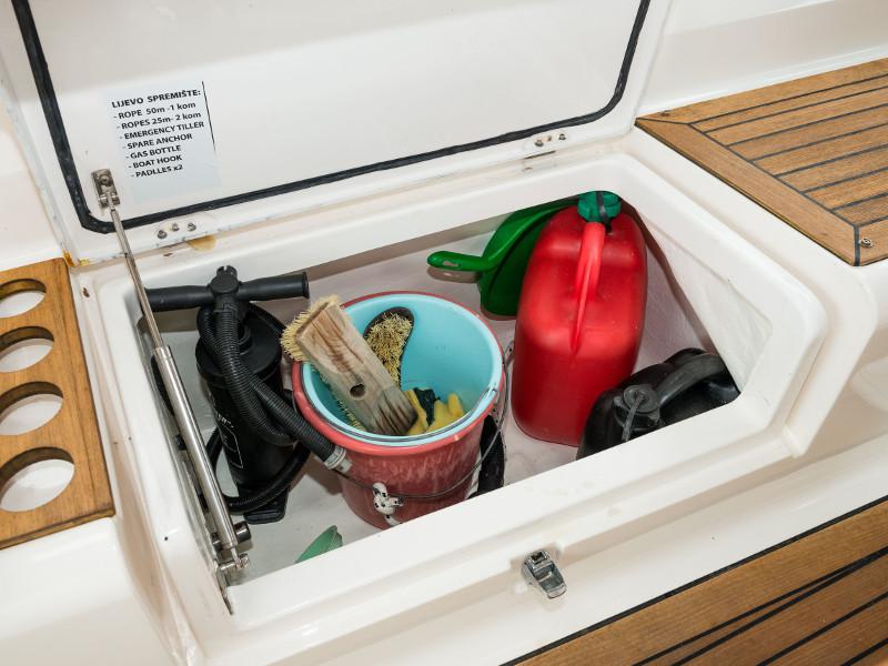 Book yachts online - sailboat - Elan 514 Impression - Maja 07   - rent