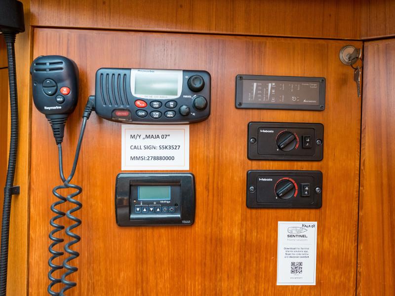 Book yachts online - sailboat - Elan 514 Impression - Maja 07   - rent