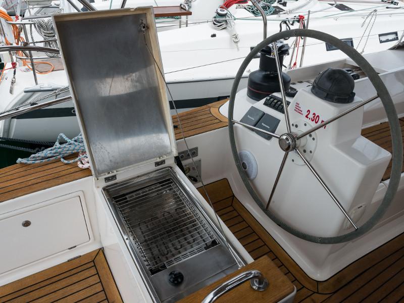 Book yachts online - sailboat - Elan 514 Impression - Maja 07   - rent