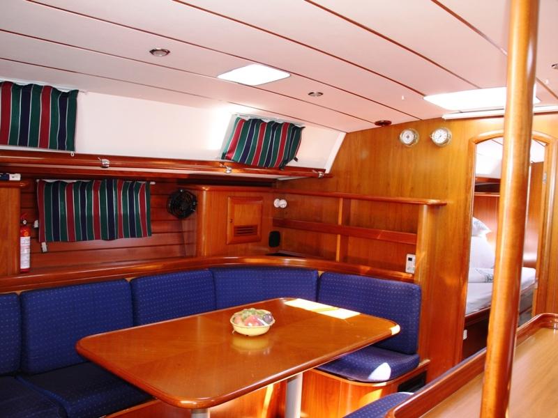 Book yachts online - sailboat - Beneteau 50 - Viktoria II - rent