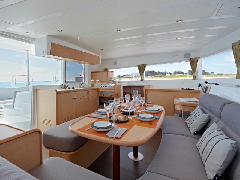Book yachts online - catamaran - Lagoon 421 - Milly - rent