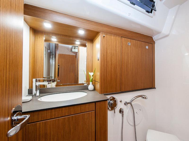 Book yachts online - sailboat - Bavaria Cruiser 56 - STAR ROMEO - rent