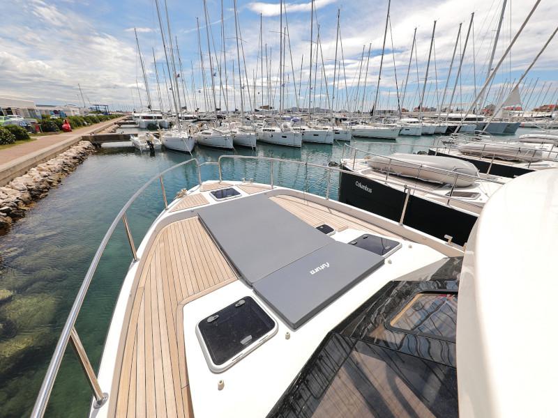 Book yachts online - motorboat - Futura 40 Grand Horizon - VESPUCCI - rent