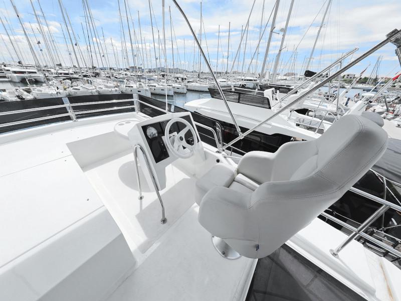 Book yachts online - motorboat - Futura 40 Grand Horizon - VESPUCCI - rent