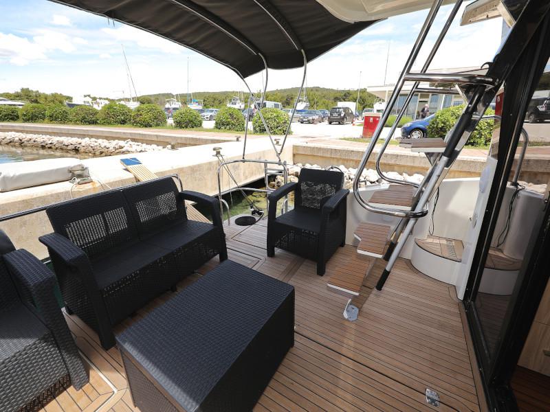 Book yachts online - motorboat - Futura 40 Grand Horizon - VESPUCCI - rent