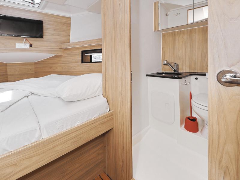 Book yachts online - motorboat - Futura 40 Grand Horizon - X COLUMBUS - rent