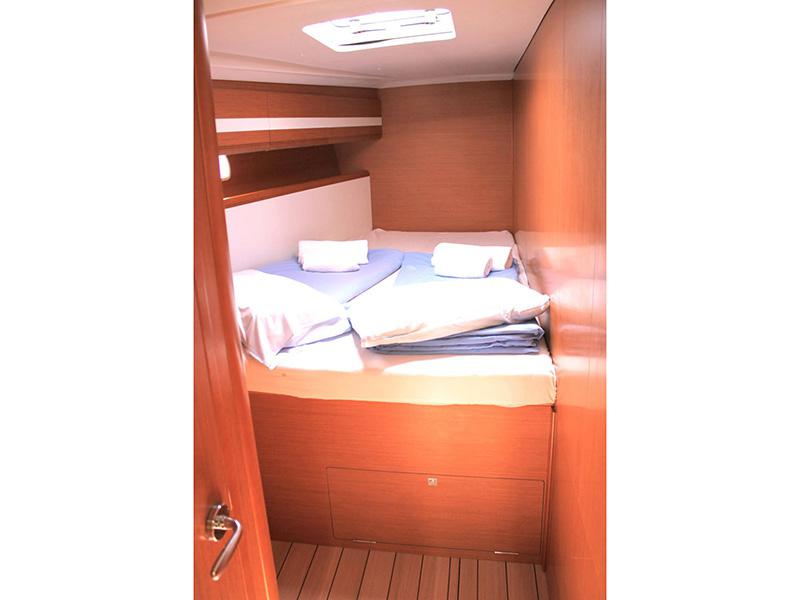 Book yachts online - sailboat - Jeanneau 53 - Zeus - rent