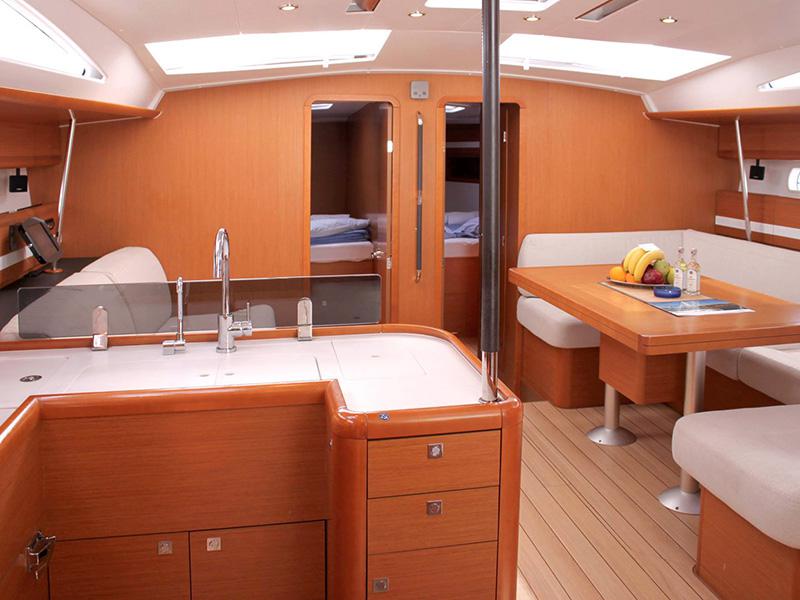 Book yachts online - sailboat - Jeanneau 53 - Zeus - rent