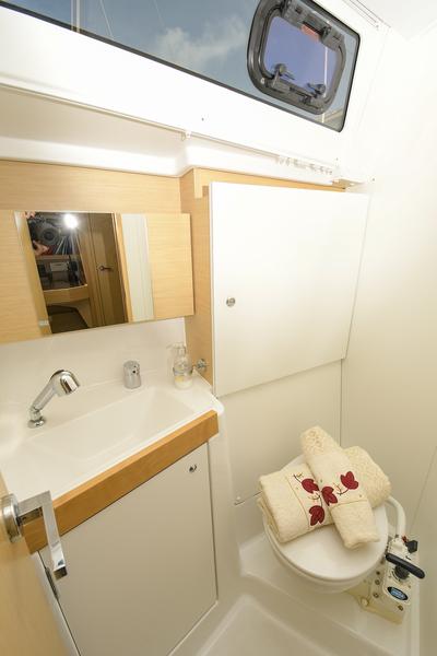 Book yachts online - sailboat - Oceanis 38 - Lisis - rent
