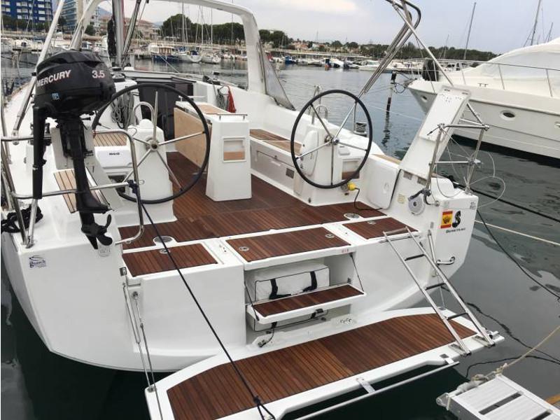 Book yachts online - sailboat - Oceanis 38 - Lisis - rent