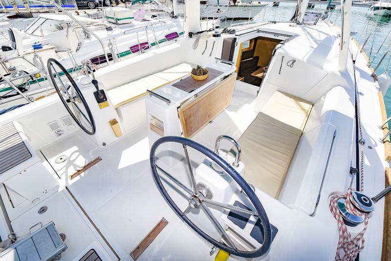 Book yachts online - sailboat - Oceanis 38 - Lisis - rent
