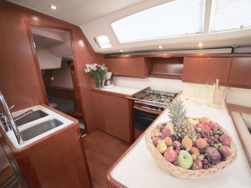 Book yachts online - sailboat - Oceanis 54 - Sail Antares - rent