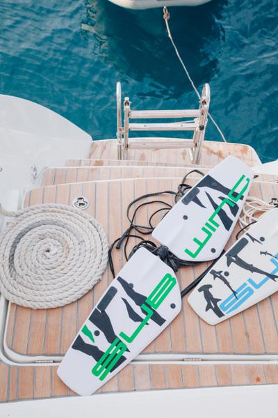 Book yachts online - catamaran - Lagoon 450 - IRIS IV (a/c-gen-watermaker-teak deck) - rent