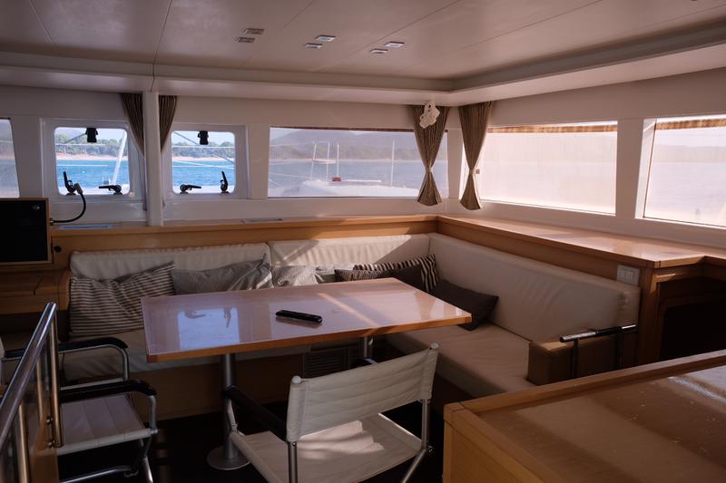 Book yachts online - catamaran - Lagoon 450 - IRIS IV (a/c-gen-watermaker-teak deck) - rent