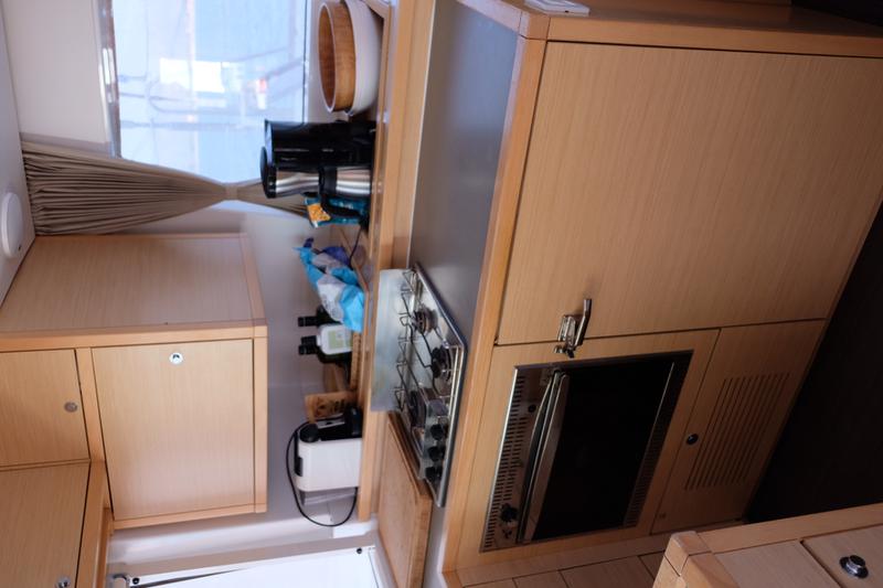 Book yachts online - catamaran - Lagoon 450 - IRIS IV (a/c-gen-watermaker-teak deck) - rent