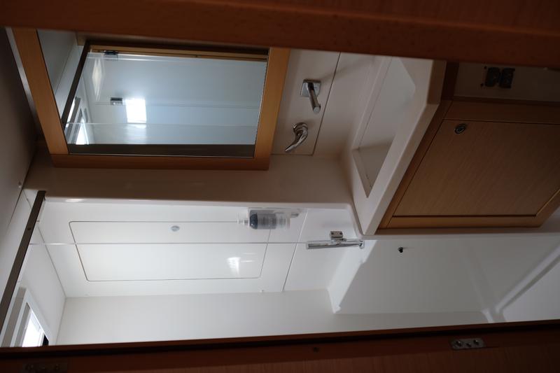 Book yachts online - catamaran - Lagoon 450 - IRIS IV (a/c-gen-watermaker-teak deck) - rent