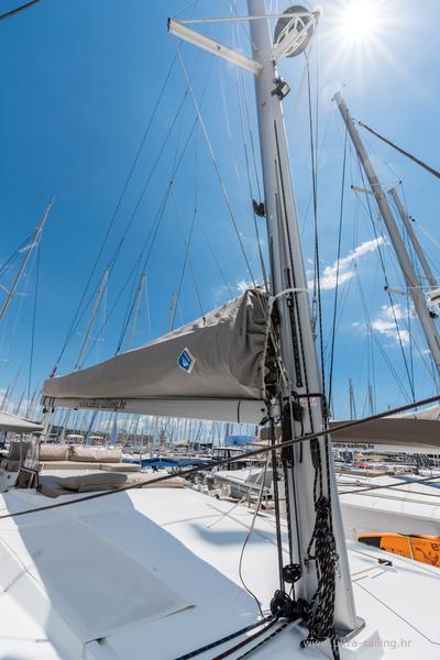 Book yachts online - catamaran - Saona - DESAFINADO - AC and generator - rent