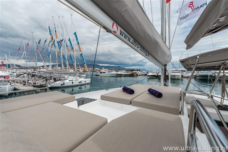 Book yachts online - catamaran - Saona - DESAFINADO - AC and generator - rent