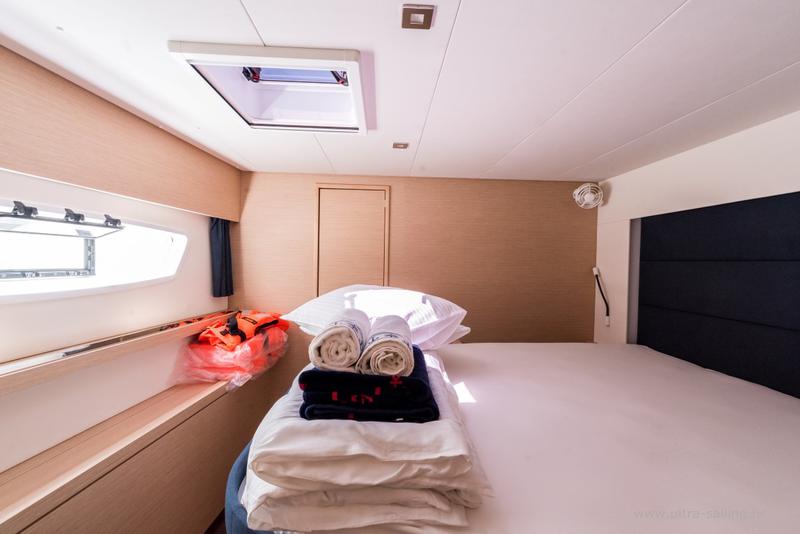 Book yachts online - catamaran - Saona - DESAFINADO - AC and generator - rent
