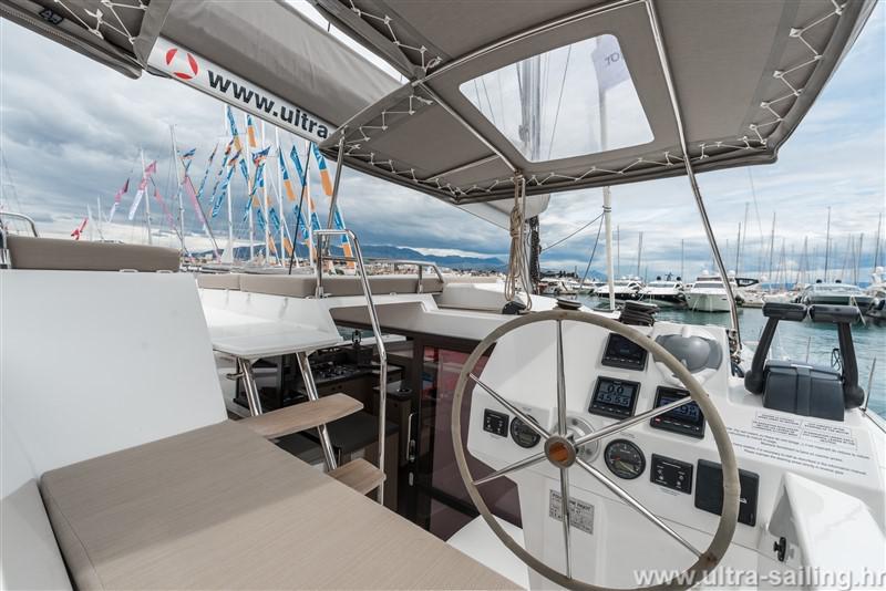 Book yachts online - catamaran - Saona - DESAFINADO - AC and generator - rent