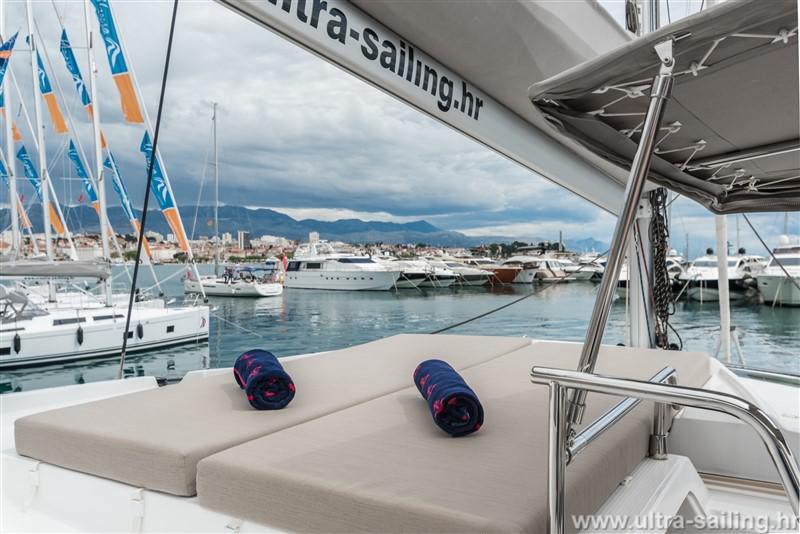 Book yachts online - catamaran - Saona - DESAFINADO - AC and generator - rent