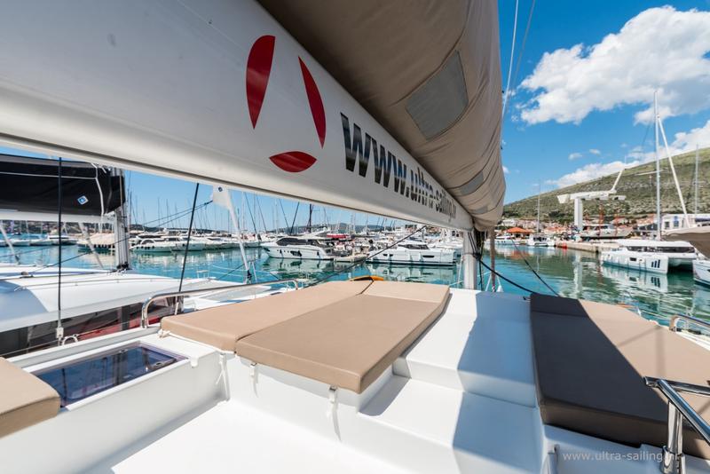 Book yachts online - catamaran - Saona - DESAFINADO - AC and generator - rent