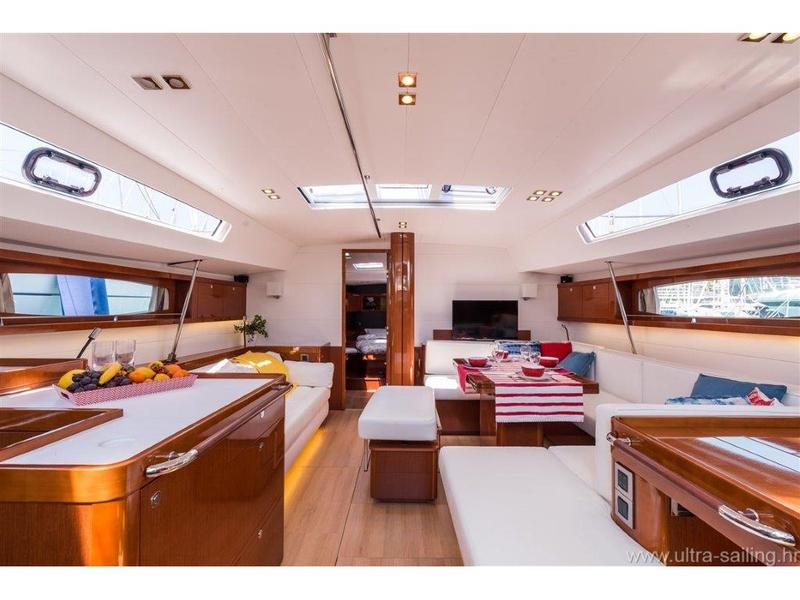 Book yachts online - sailboat - Oceanis 60 - TOURBILLON (AC and generator) - skippered  - rent