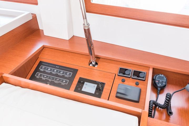 Book yachts online - sailboat - Oceanis 51.1 - ANNETTE -  AC and generator - rent