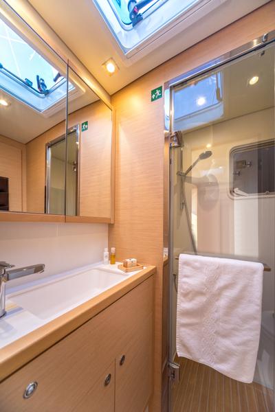 Book yachts online - catamaran - Lagoon 560 S2 (2016) equipped with generator, AC (saloon+cabins), water maker, ice maker, microwave oven, dishwasher, underwater lights, 2 X S.U.P. , water ski &amp; tube, 8 snorkel. sets - PURA VIDA - rent