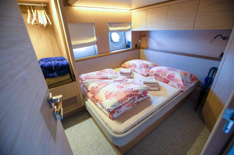 Book yachts online - motorboat - Monte Carlo 6 (2019) - ALVONA - rent