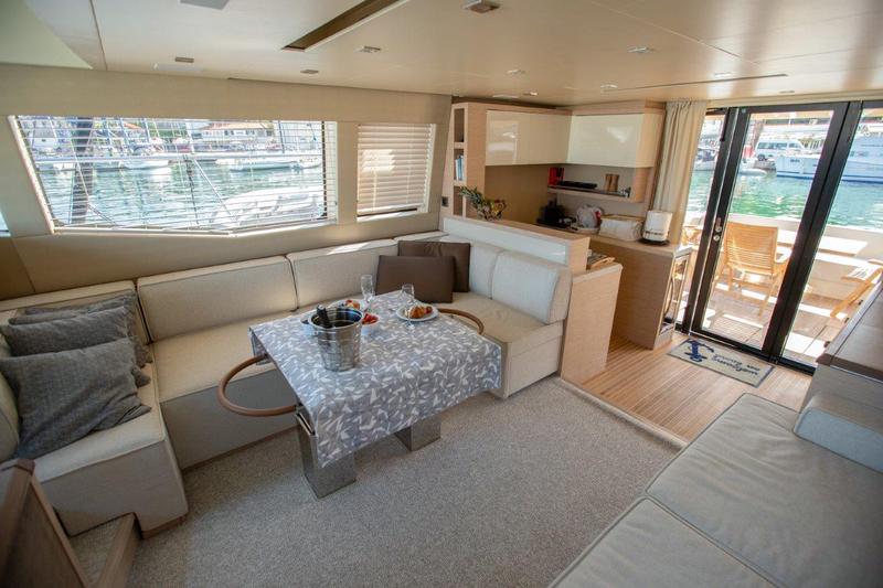 Book yachts online - motorboat - Monte Carlo 6 (2019) - ALVONA - rent