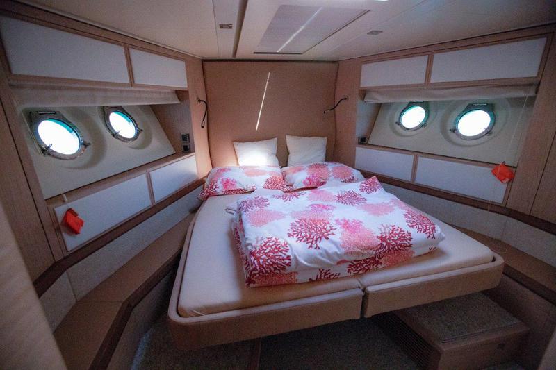 Book yachts online - motorboat - Monte Carlo 6 (2019) - ALVONA - rent