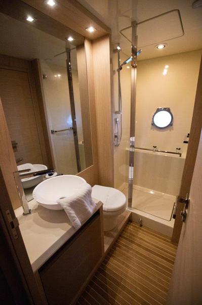 Book yachts online - motorboat - Monte Carlo 6 (2019) - ALVONA - rent