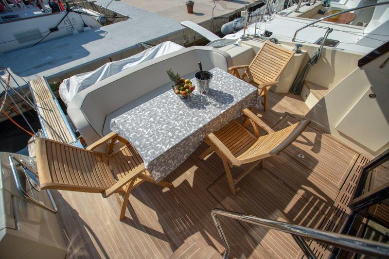 Book yachts online - motorboat - Monte Carlo 6 (2019) - ALVONA - rent