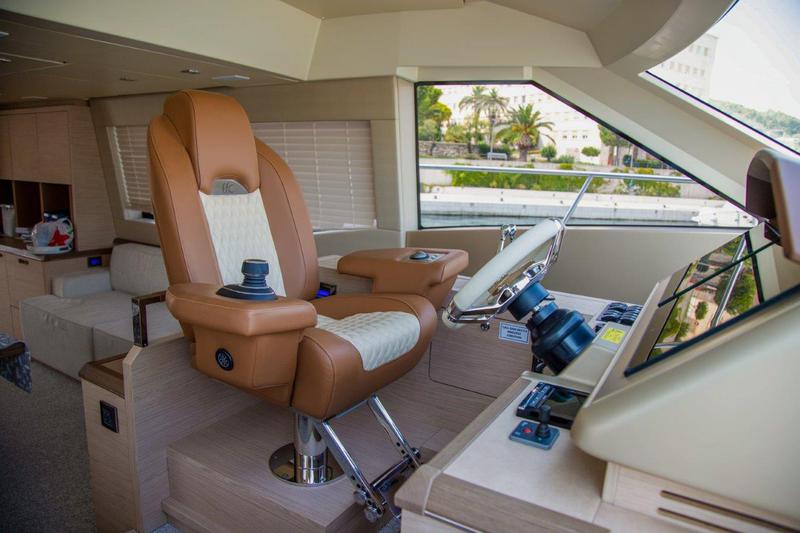 Book yachts online - motorboat - Monte Carlo 6 (2019) - ALVONA - rent