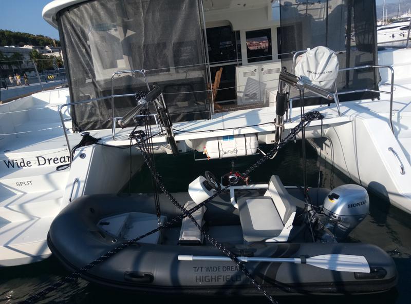 Book yachts online - catamaran - Lagoon 450 F (2019) equipped with generator, A/C (saloon+cabins), water maker, dishwasher, ice maker, bow truster - WIDE DREAM - rent