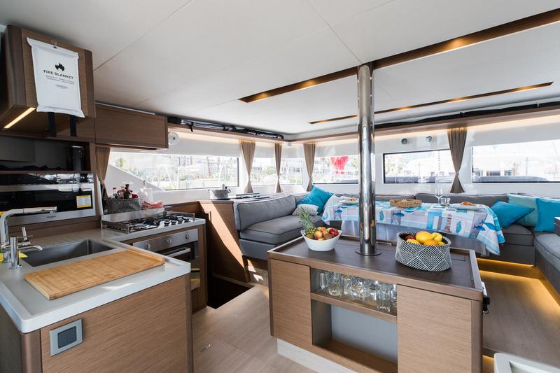 Book yachts online - catamaran - Lagoon 50 LUX elegance (2019) equipped with airconditioning (saloon + cabins), generator, watermaker, ice maker, dishwasher, washer/dryer, 2 SUP, snorkelling equipment - TWIN JOY - rent