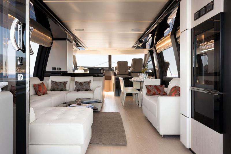 Book yachts online - motorboat - Azimut 72 Fly - Alyss - rent
