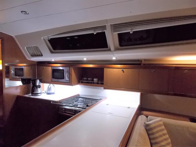 Book yachts online - sailboat - Oceanis 54 - Fos - rent