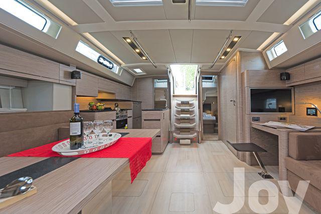 Book yachts online - sailboat - Hanse 548 AC &amp; GEN - JOY - rent
