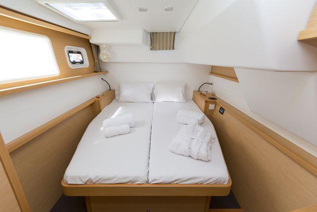 Book yachts online - catamaran - Lagoon 450 Fly A/C &amp; GEN - MARIA - rent