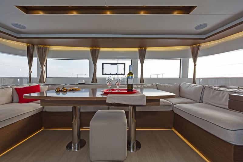 Book yachts online - catamaran - Lagoon 50 A/C &amp; GEN &amp; WM - HAPPY FEET - rent