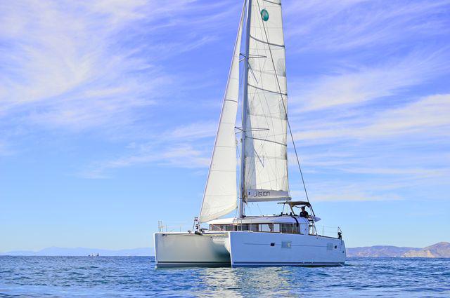 Book yachts online - catamaran - Lagoon 400 S2. - CALLISTO L400 - rent