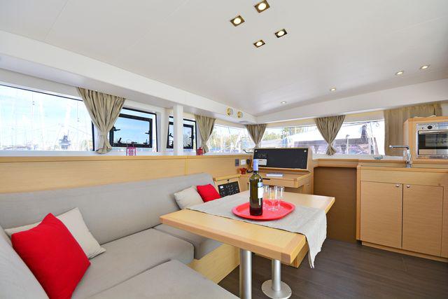 Book yachts online - catamaran - Lagoon 400 S2. - CALLISTO L400 - rent