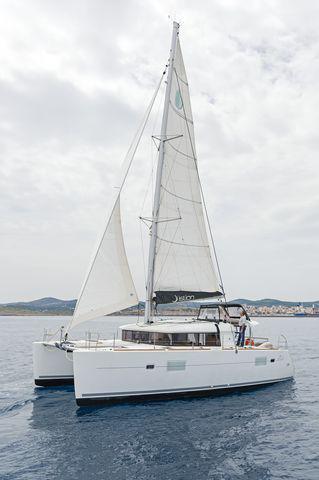 Book yachts online - catamaran - Lagoon 400S2 - LIBRE - rent