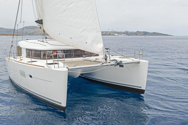 Book yachts online - catamaran - Lagoon 400S2 - LIBRE - rent