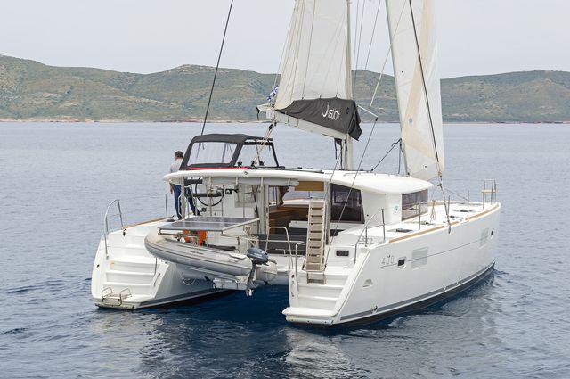 Book yachts online - catamaran - Lagoon 400S2 - LIBRE - rent