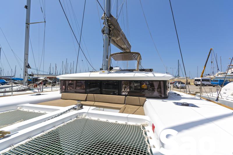Book yachts online - catamaran - Lagoon 450 Fly A/C &amp; GEN - Sao - rent