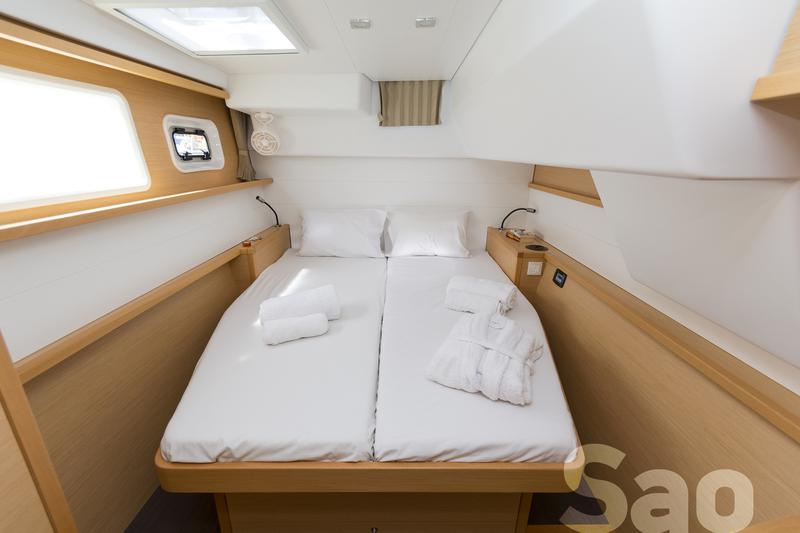 Book yachts online - catamaran - Lagoon 450 Fly A/C &amp; GEN - Sao - rent